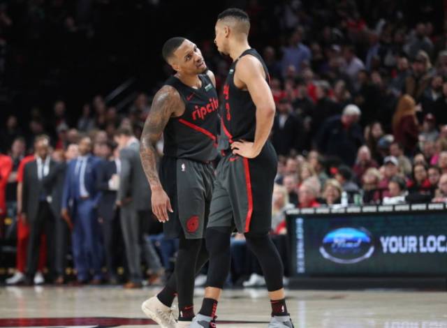 她在比赛中 她在比赛中